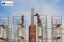 Training K3 Pengawas Scafolding sedang mempraktikkan pemasangan perancah yang aman dan sesuai standar keselamatan
