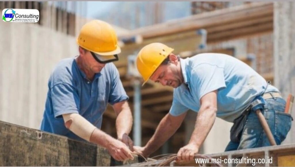  ISO 45001 di tempat kerja untuk meningkatkan keselamatan dan kesehatan kerja (K3)