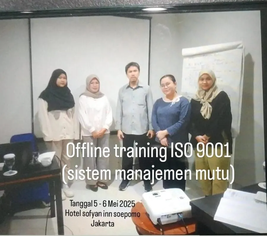Dokumentasi training ISO 9001 yang menunjukkan proses pembelajaran sistem manajemen mutu perusahaan